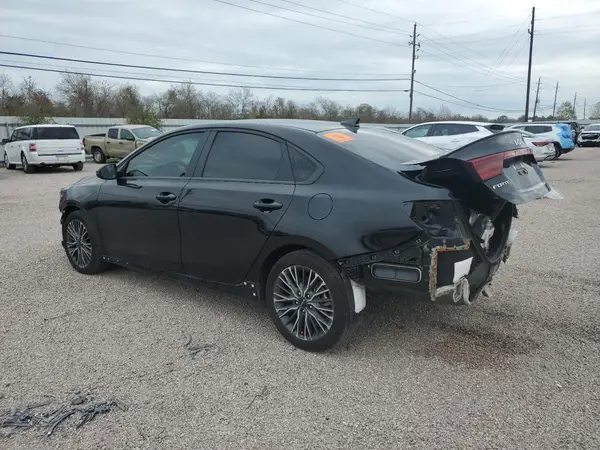 3KPF54AD4RE763096 2024 KIA FORTE - Image 2