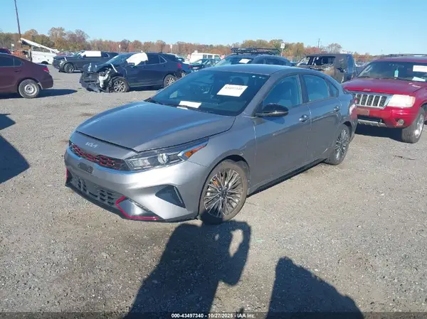 3KPF54AD4RE780951 2024 KIA FORTE - Image 2