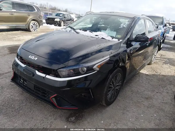 3KPF54AD4RE782019 2024 KIA FORTE - Image 2