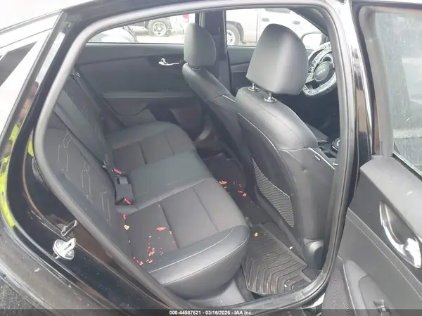 3KPF54AD4RE784627 2024 KIA FORTE - Image 8