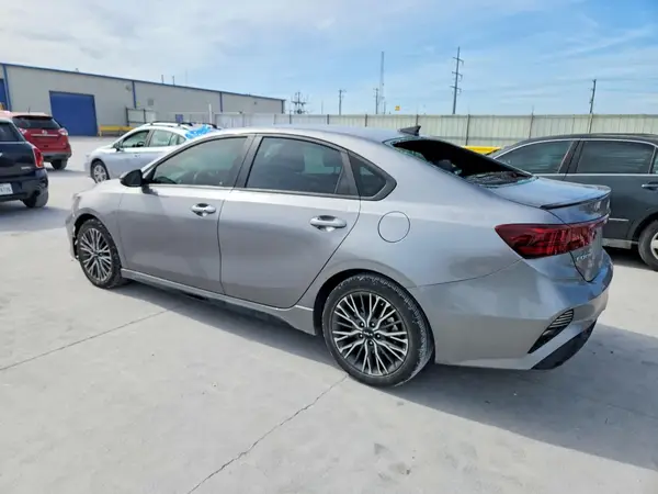 3KPF54AD4RE796986 2024 KIA FORTE - Image 2