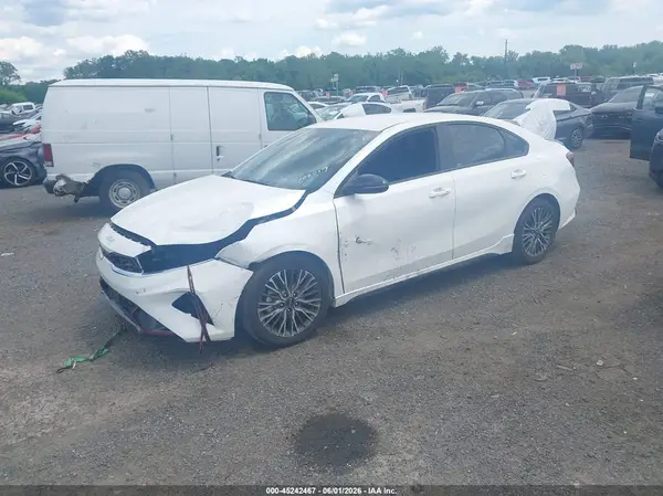 3KPF54AD4RE802219 2024 KIA FORTE - Image 2
