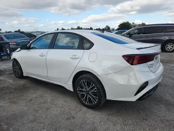 3KPF54AD4RE805248 2024 KIA FORTE - Image 2