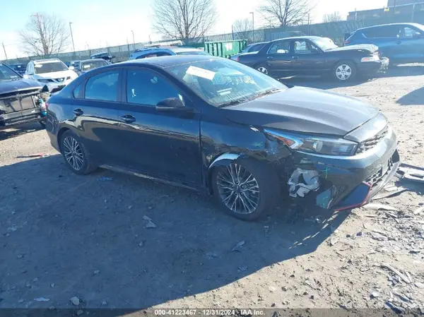 3KPF54AD4RE811258 2024 KIA FORTE - Image 1