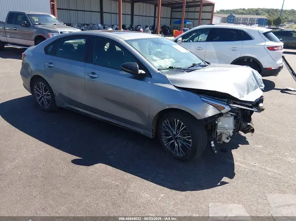 3KPF54AD4RE811681 2024 KIA FORTE - Image 1