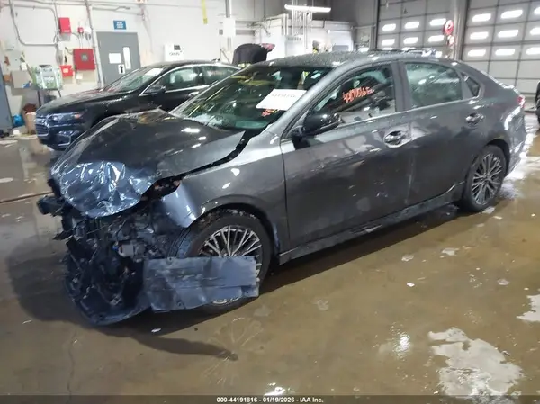 3KPF54AD4RE822793 2024 KIA FORTE - Image 2