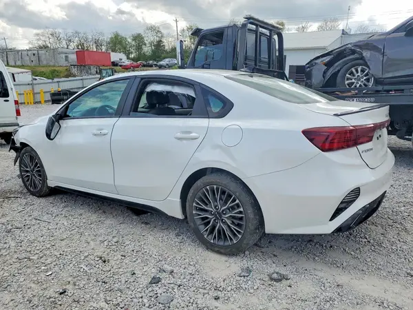 3KPF54AD4RE823636 2024 KIA FORTE - Image 2
