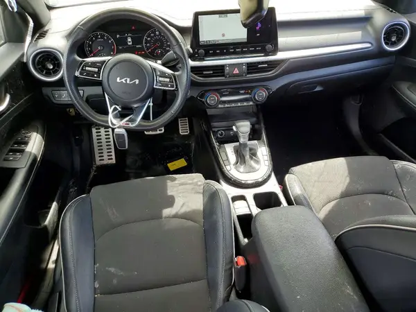 3KPF54AD4RE823636 2024 KIA FORTE - Image 8