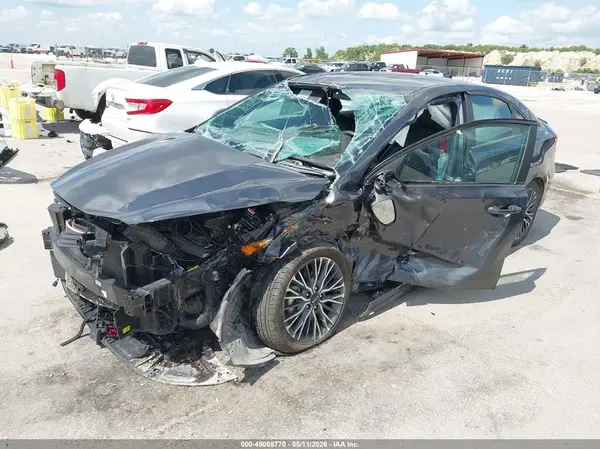 3KPF54AD4RE824785 2024 KIA FORTE - Image 2