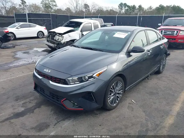 3KPF54AD4RE829811 2024 KIA FORTE - Image 2