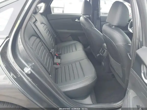 3KPF54AD4RE829811 2024 KIA FORTE - Image 8