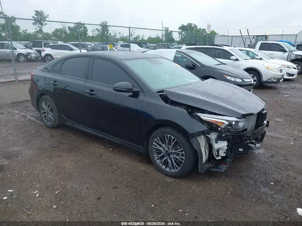 3KPF54AD4RE830098 2024 KIA FORTE - Image 1