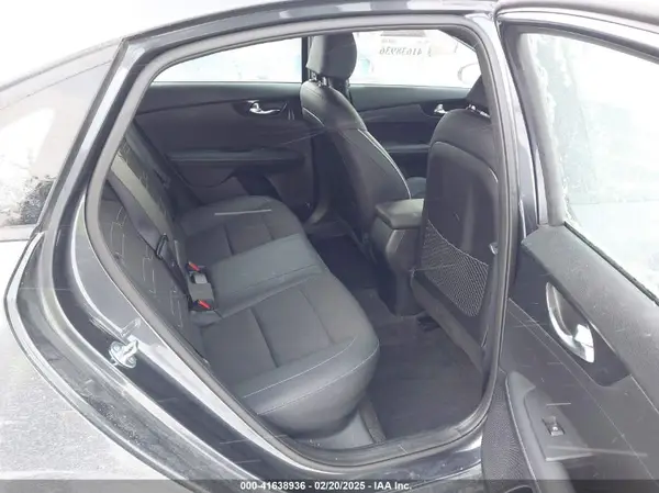 3KPF54AD4RE831820 2024 KIA FORTE - Image 8