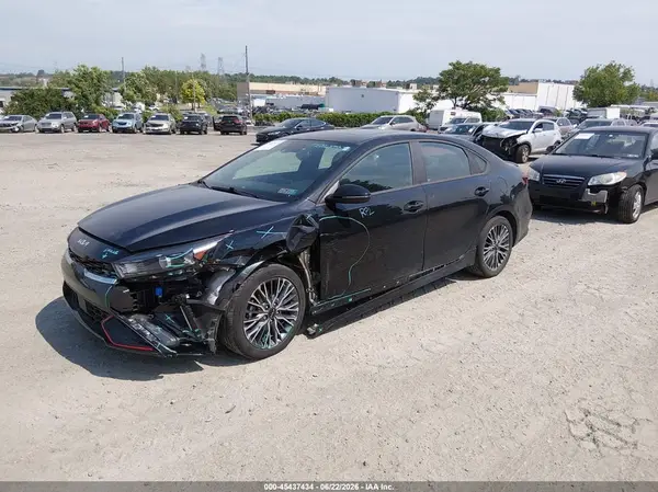 3KPF54AD4RE832286 2024 KIA FORTE - Image 2