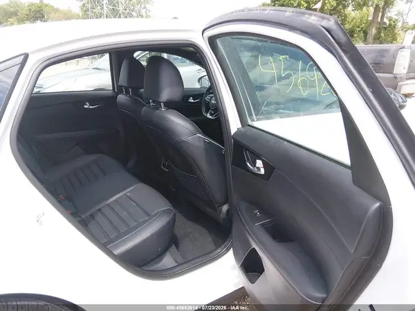 3KPF54AD4RE838444 2024 KIA FORTE - Image 8
