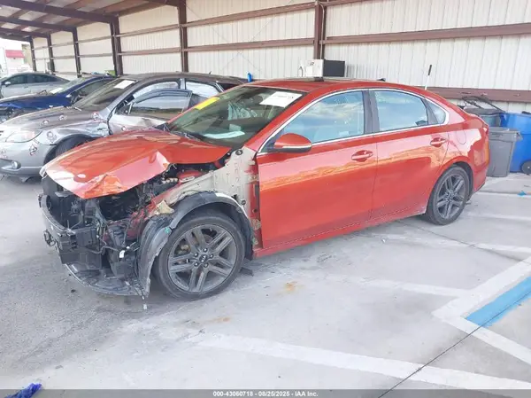 3KPF54AD5KE084315 2019 KIA FORTE - Image 2