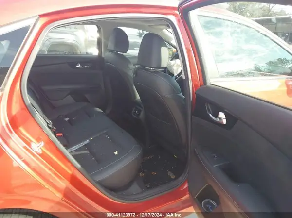 3KPF54AD5KE087229 2019 KIA FORTE - Image 8