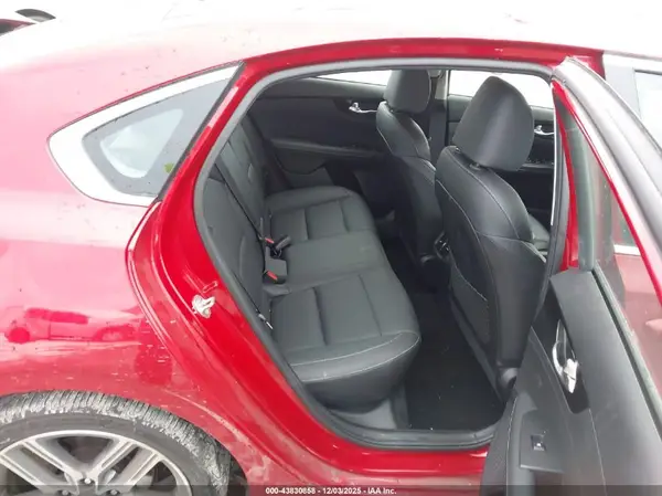 3KPF54AD5KE088641 2019 KIA FORTE - Image 8