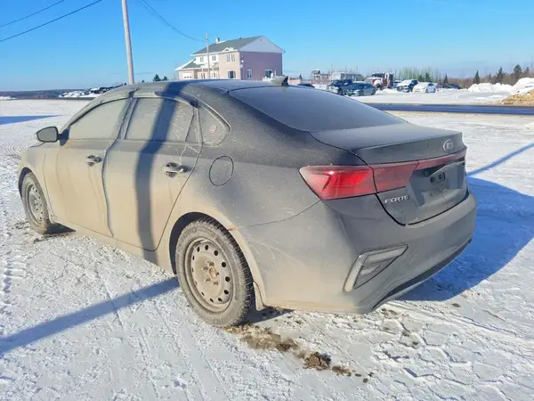 3KPF54AD5KE110170 2019 KIA FORTE - Image 2