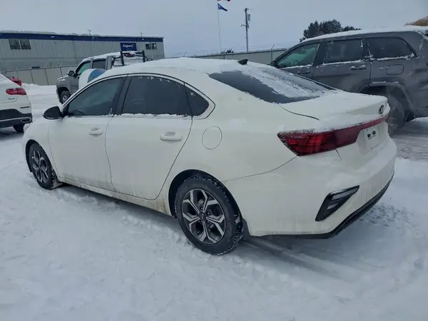 3KPF54AD5KE122755 2019 KIA FORTE - Image 2
