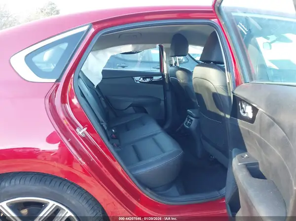 3KPF54AD5LE182696 2020 KIA FORTE - Image 8