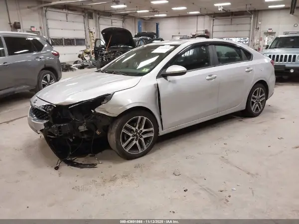 3KPF54AD5LE210934 2020 KIA FORTE - Image 2