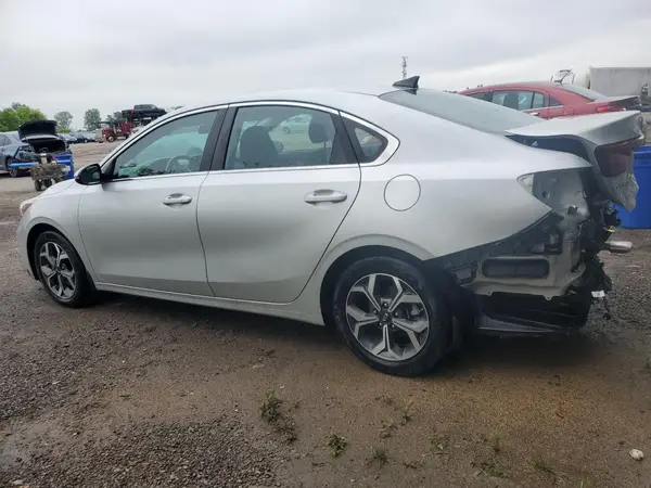 3KPF54AD5LE225594 2020 KIA FORTE - Image 2