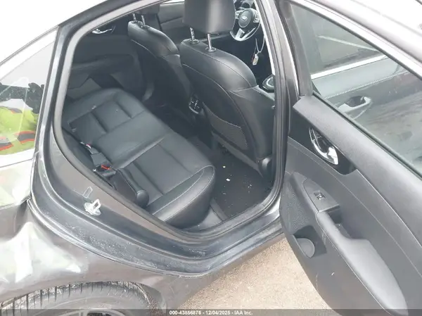 3KPF54AD5ME372970 2021 KIA FORTE - Image 8