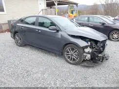 3KPF54AD5NE425409 2022 KIA FORTE