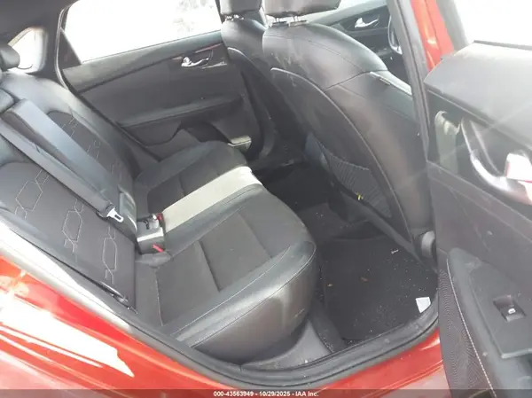 3KPF54AD5NE426091 2022 KIA FORTE - Image 8