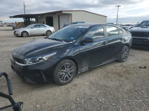 3KPF54AD5NE426706 2022 KIA FORTE - Image 1