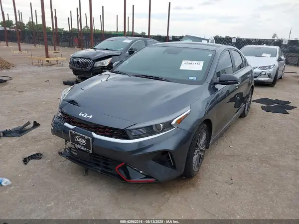 3KPF54AD5NE427497 2022 KIA FORTE - Image 2