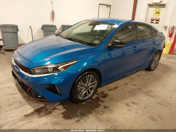 3KPF54AD5NE428133 2022 KIA FORTE - Image 2