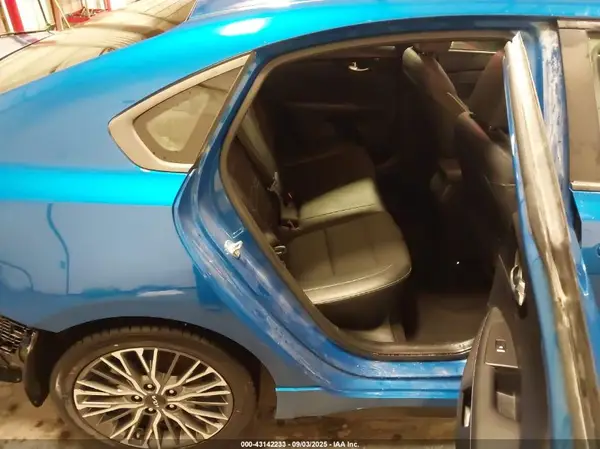 3KPF54AD5NE428133 2022 KIA FORTE - Image 8