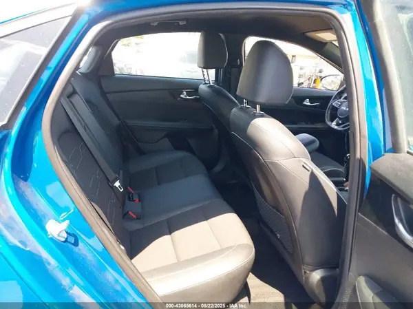 3KPF54AD5NE438936 2022 KIA FORTE - Image 8