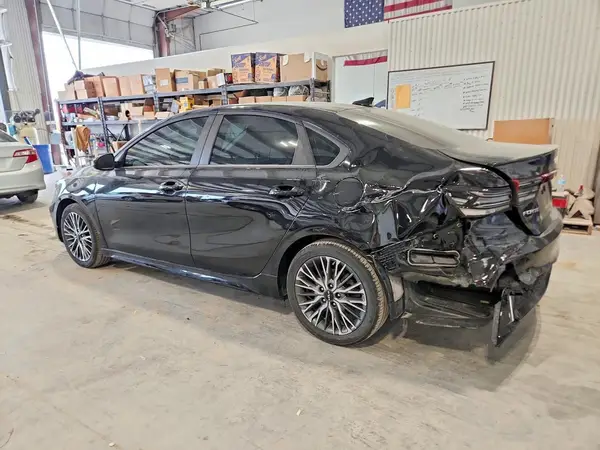 3KPF54AD5NE440525 2022 KIA FORTE - Image 2