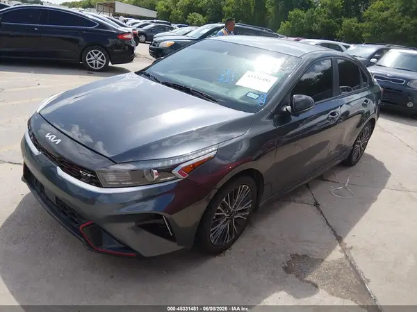 3KPF54AD5NE440587 2022 KIA FORTE - Image 2