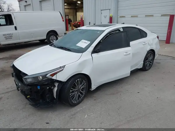 3KPF54AD5NE441321 2022 KIA FORTE - Image 2