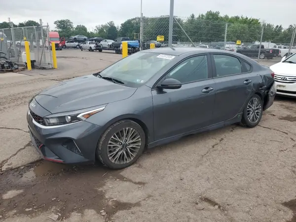 3KPF54AD5NE441965 2022 KIA FORTE - Image 1