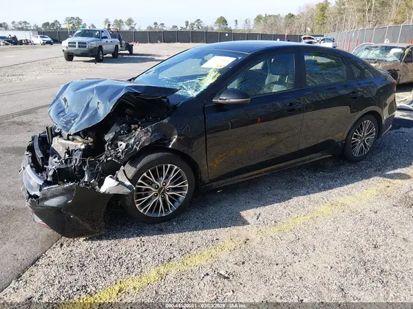 3KPF54AD5NE442873 2022 KIA FORTE - Image 2