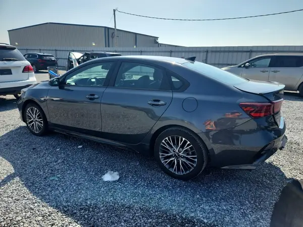 3KPF54AD5NE448043 2022 KIA FORTE - Image 2