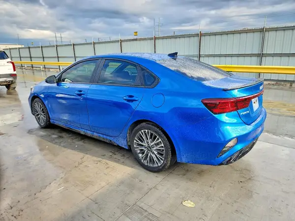 3KPF54AD5NE448978 2022 KIA FORTE - Image 2