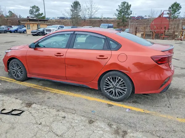 3KPF54AD5NE453369 2022 KIA FORTE - Image 2