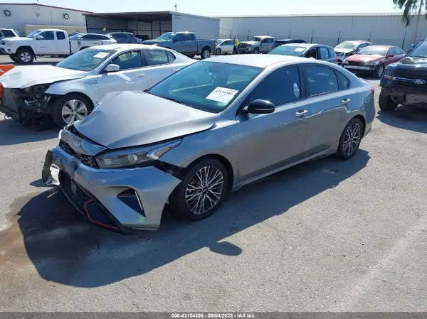 3KPF54AD5NE453470 2022 KIA FORTE - Image 2