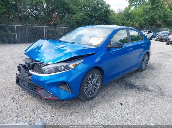 3KPF54AD5NE457941 2022 KIA FORTE - Image 2