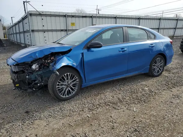 3KPF54AD5NE478627 2022 KIA FORTE - Image 1