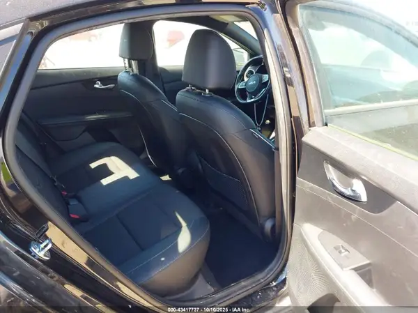 3KPF54AD5NE479860 2022 KIA FORTE - Image 8