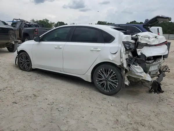 3KPF54AD5NE480250 2022 KIA FORTE - Image 2