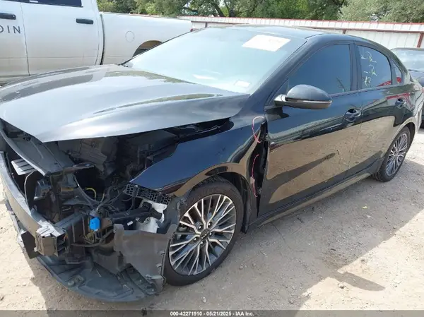 3KPF54AD5NE481043 2022 KIA FORTE - Image 2