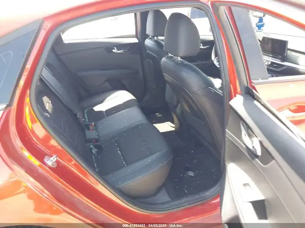 3KPF54AD5NE485769 2022 KIA FORTE - Image 8